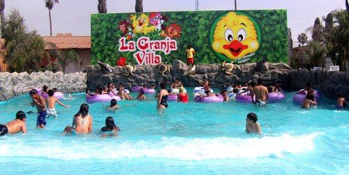 granja villa norte comas piscina con olas