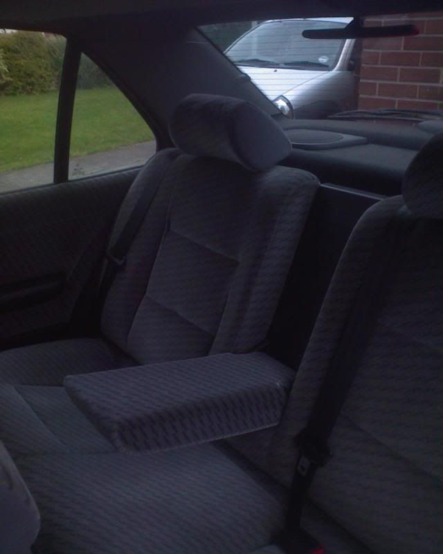 Peugeot 306 Sedan STDT interior rear 3 Image
