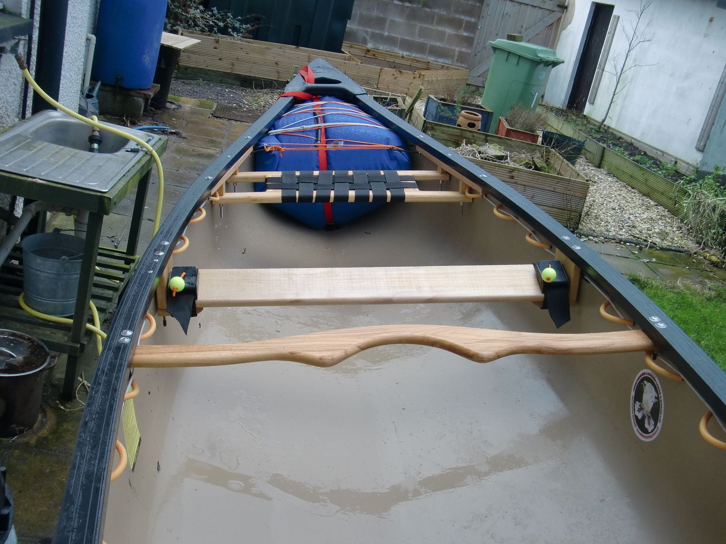 Quick release kneeling thwart options