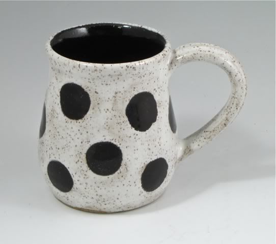 16 ounce mug :: Black & White Polka Dots