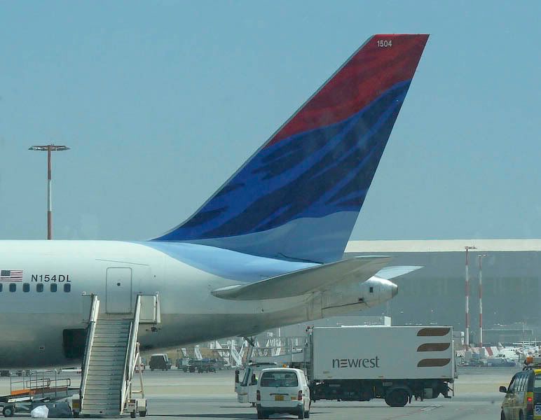 ATH-LINLug08-4.jpg