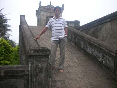 http://i48.photobucket.com/albums/f226/phongtran452000/ThanhcoQuangTri.jpg