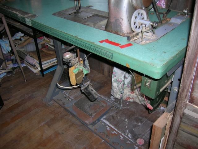 sewingmachine002_zpsdb825e15.jpg