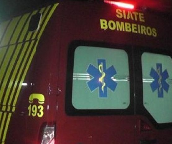 Domingo começa com fuga de motorista após bater em carro com crianças Domingo começa com fuga de motorista após bater em carro com crianças