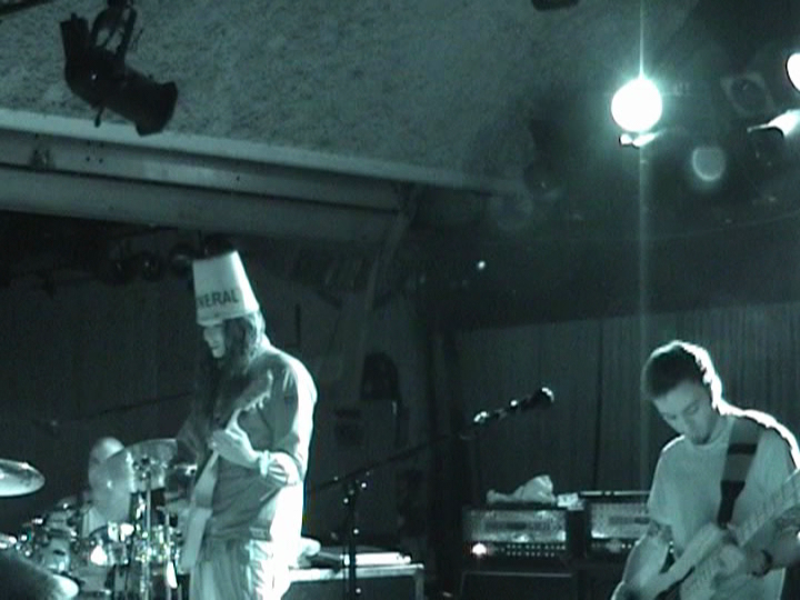 Buckethead April 23, 2006 Belly Up Tavern Solana Beach  (san diego)CA photo vlcsnap-2013-08-13-09h18m33s220.png