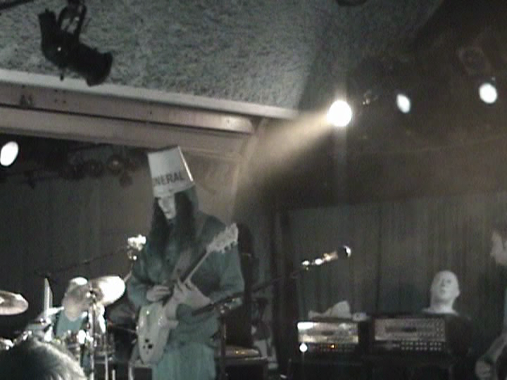 Buckethead April 23, 2006 Belly Up Tavern Solana Beach CA Bucket photo vlcsnap-2013-08-13-09h19m15s87.png