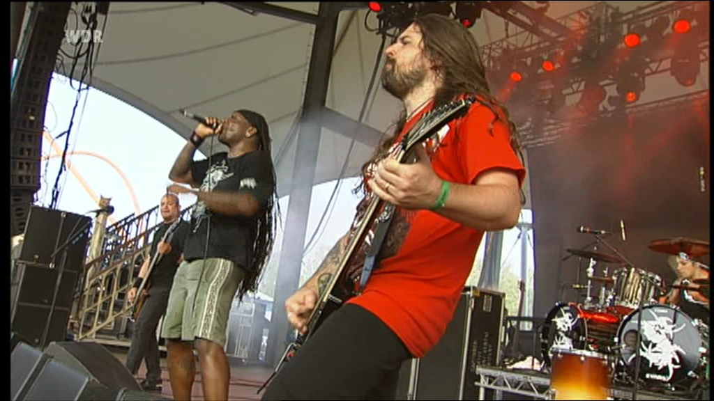 Sepultura - 2013-05-19 - Rock Hard Festival, Gelsenkirchen, Germany photo vlcsnap-2013-08-15-21h32m25s30.png