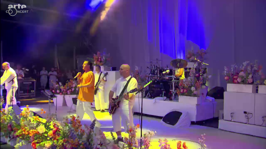 Faith No More 2015-06-20 Clisson, France - Hellfest (Webcast ) 1 photo vlcsnap-2016-01-25-03h30m07s250.png