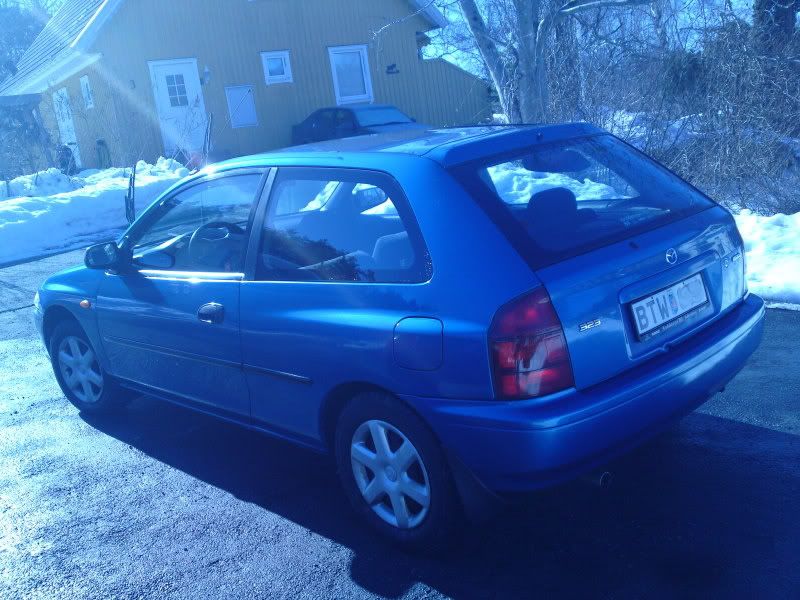 http://i48.photobucket.com/albums/f238/2X3M4U/Mazda%20323/20100315013.jpg