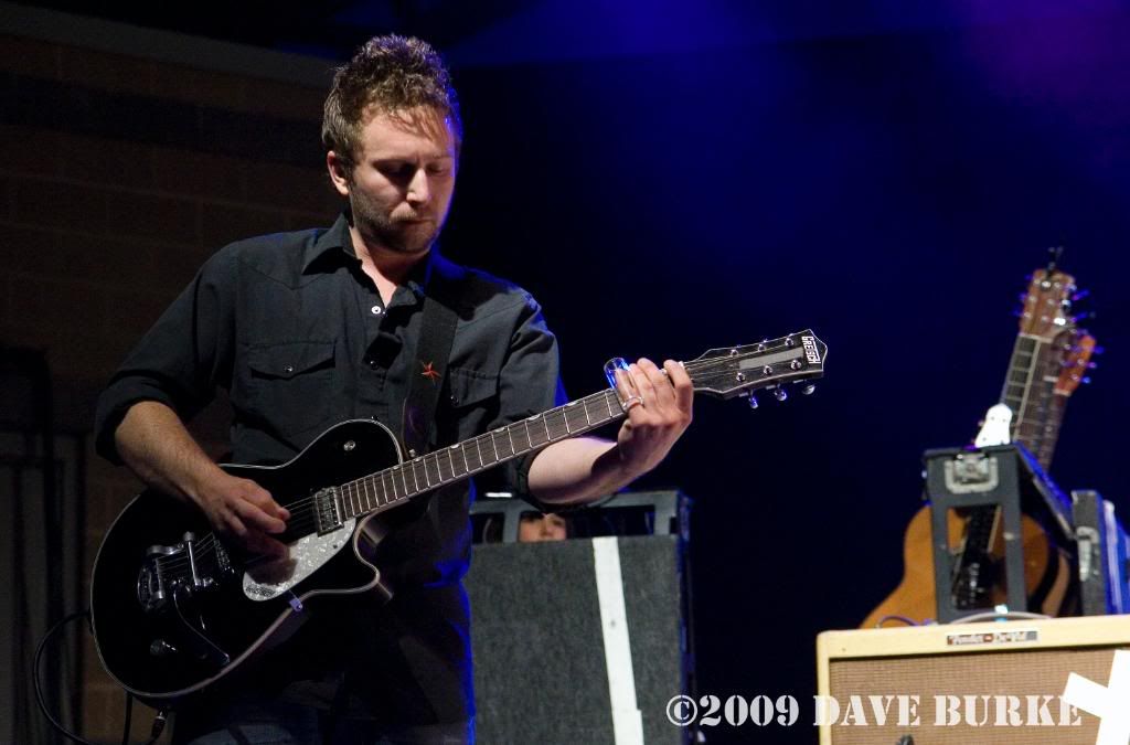 IMAGE: http://i48.photobucket.com/albums/f242/dmb70/Rusted%20Root%207-23-09/IMG_3882.jpg