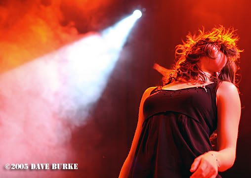 IMAGE: http://i48.photobucket.com/albums/f242/dmb70/The%20Donnas%20Chicago%20HOB%2012-05/attachment-17.jpg