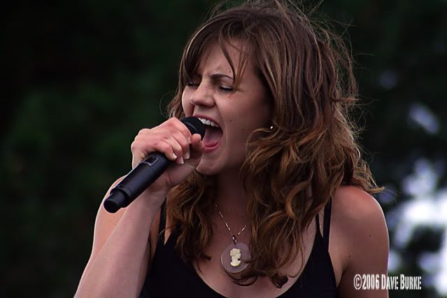 IMAGE: http://i48.photobucket.com/albums/f242/dmb70/The%20Donnas%20Fog%20Fest%208-06/attachment-5.jpg